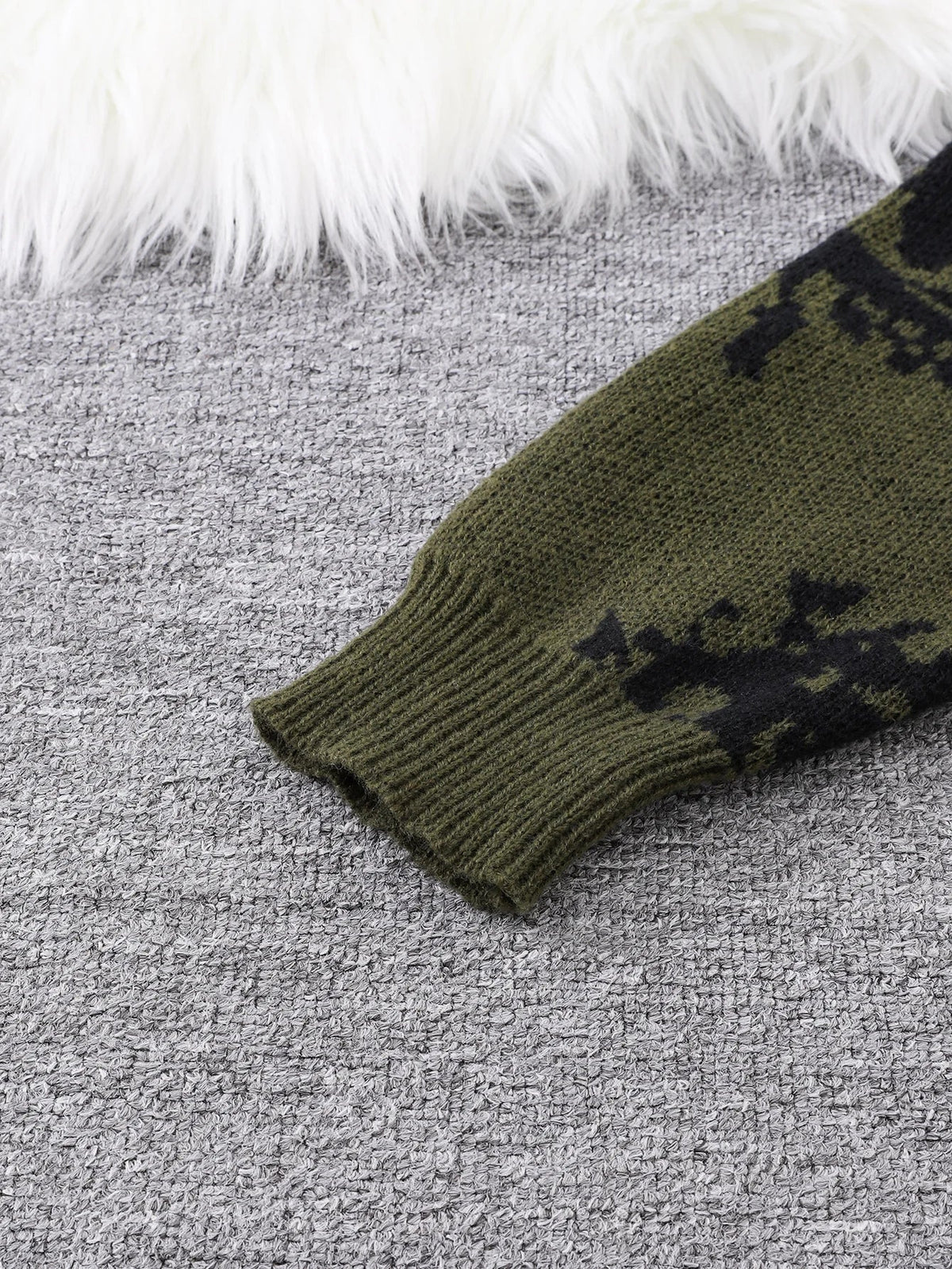 Dorvelli | Men’s Grunge Pattern Graphic Sweater