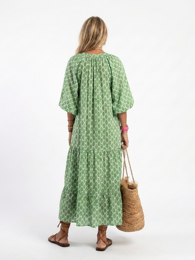 Dorvelli | Women’s Midi Dress – Patterned V-Neck Three-Quarter Sleeve