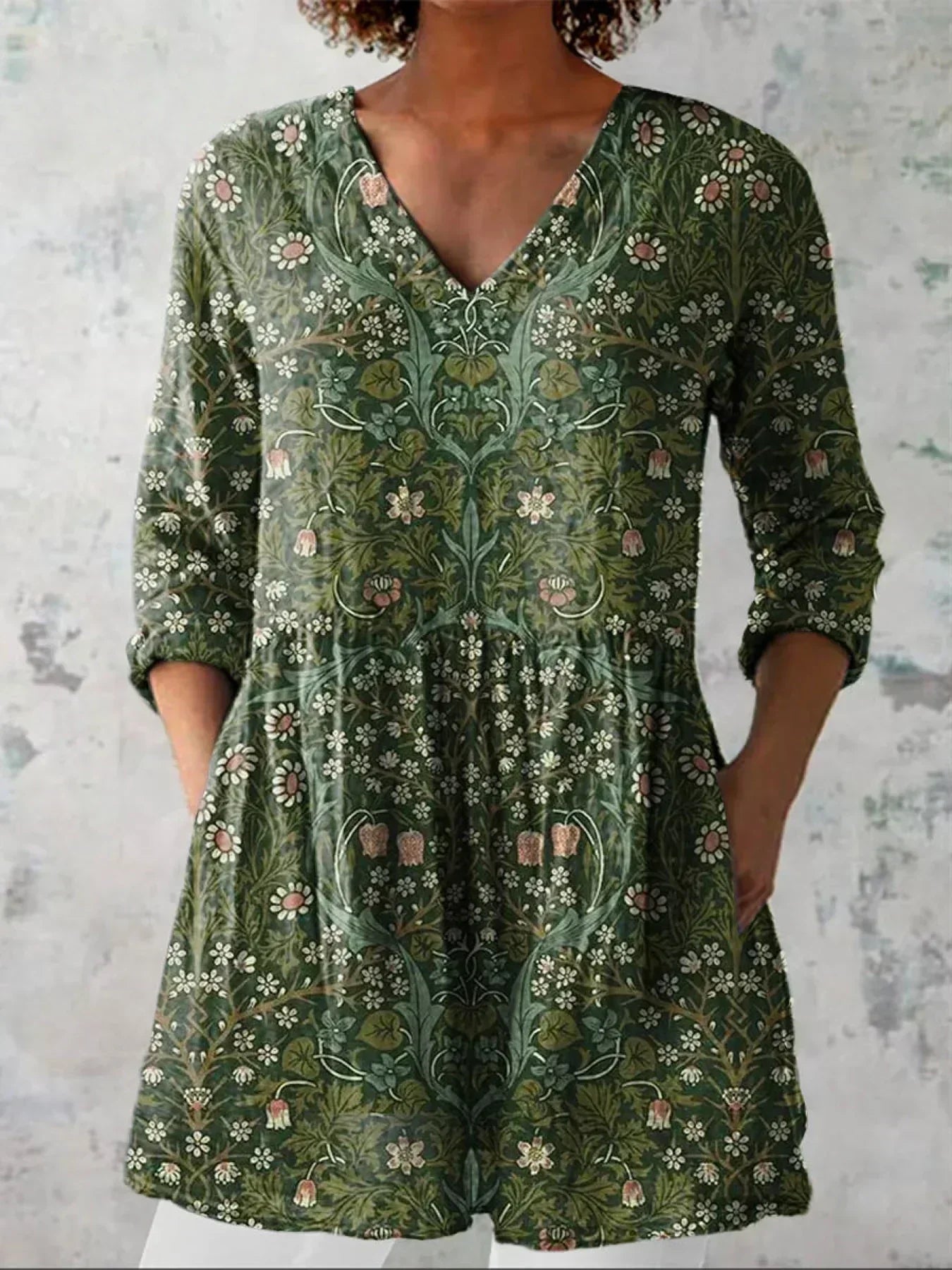 Dorvelli | Women's Shirt – Floral V-Neck