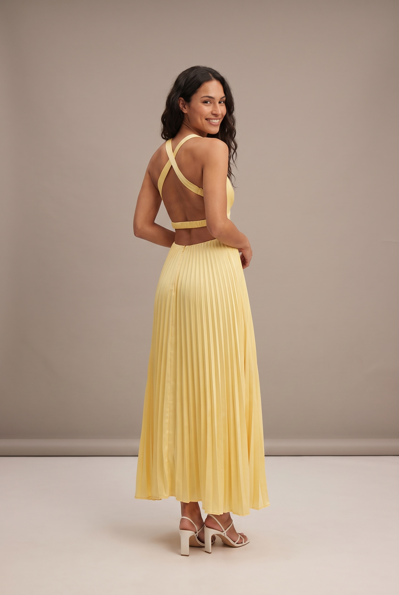 Dorvelli Pleated Cross-Back Maxi in Yellow – cross-back