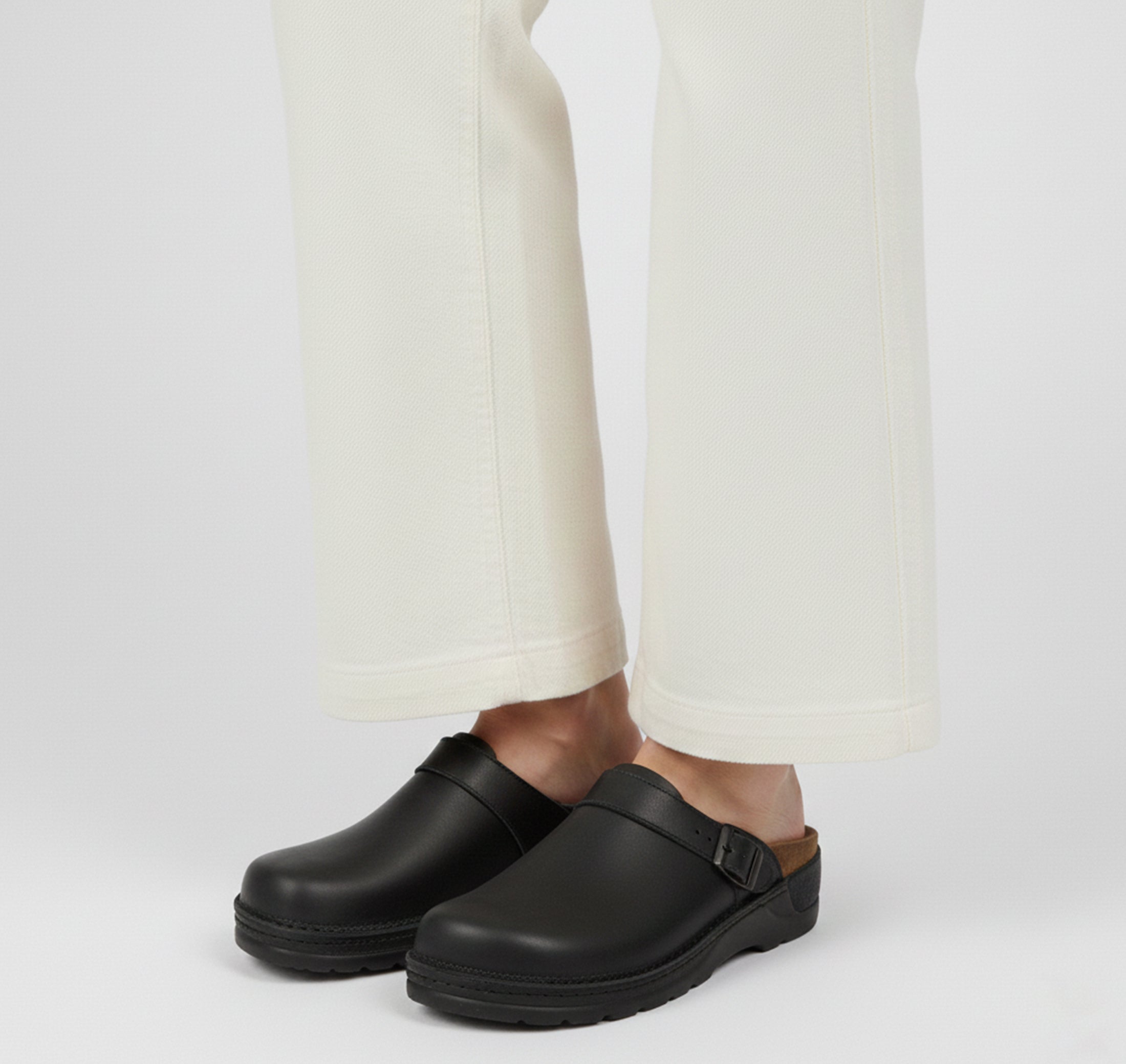 Dorvelli | Unisex Suede Clog Sandals – Closed Toe Comfort