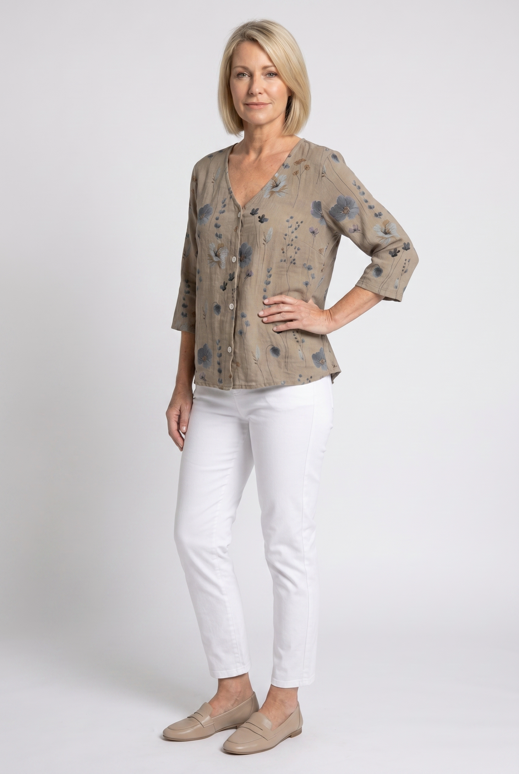 Dorvelli | Women's Floral Blouse – V-Neck Three-Quarter Sleeve