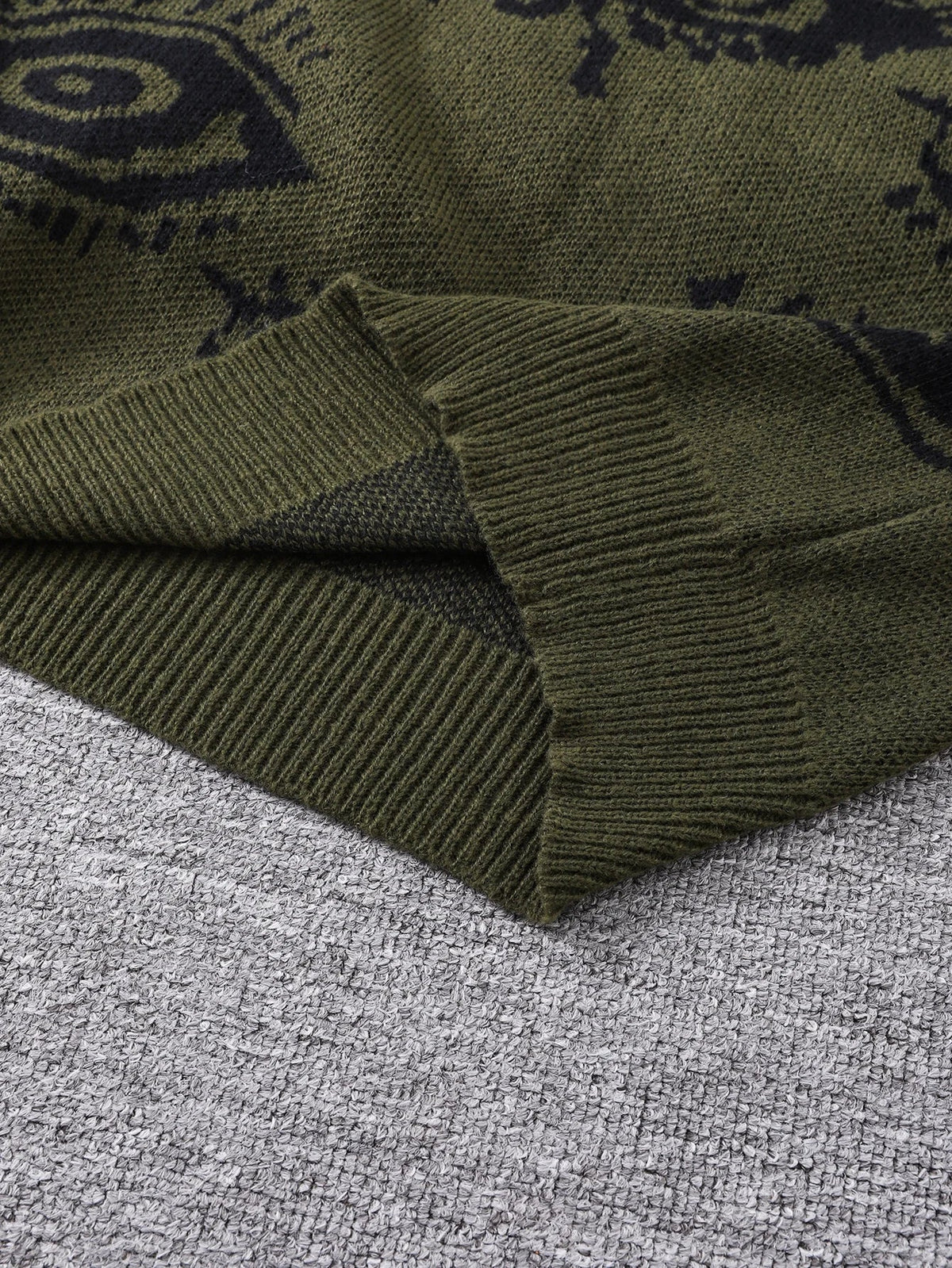 Dorvelli | Men’s Grunge Pattern Graphic Sweater