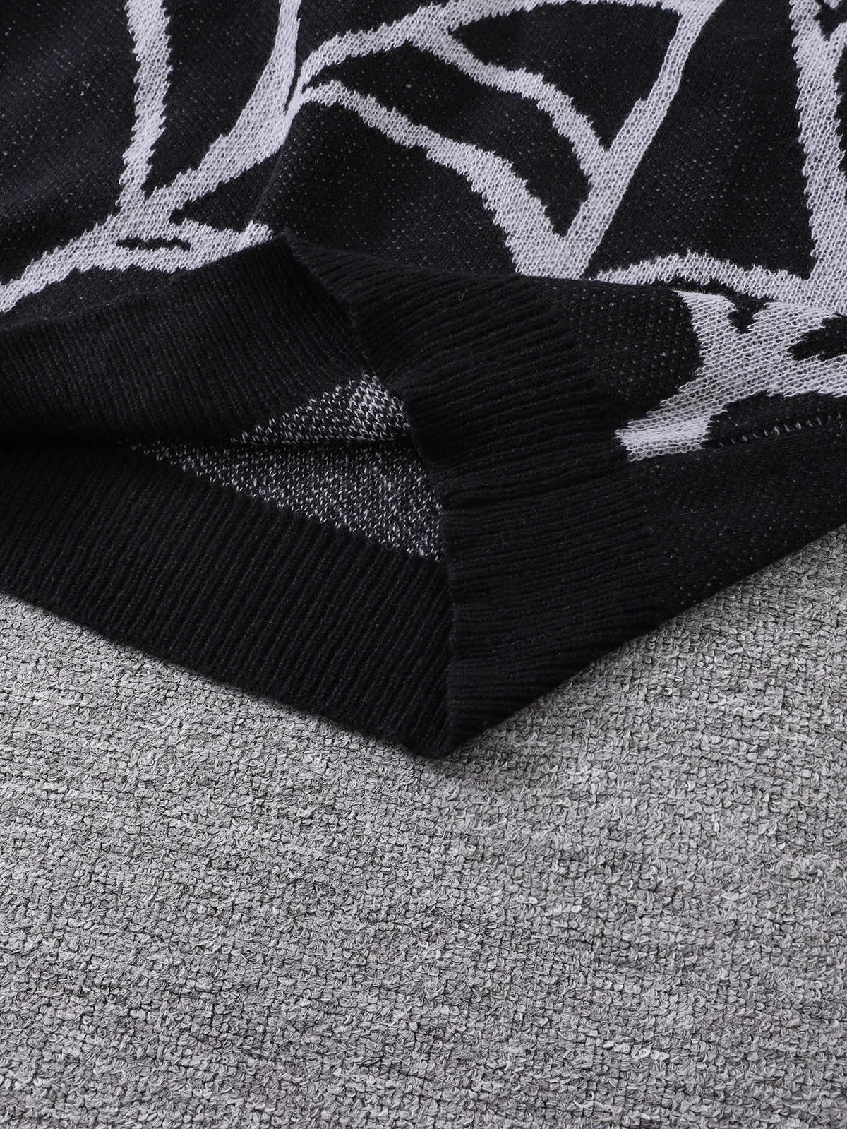 Dorvelli | Men's  Ribbed Trim Spiderweb Sweater
