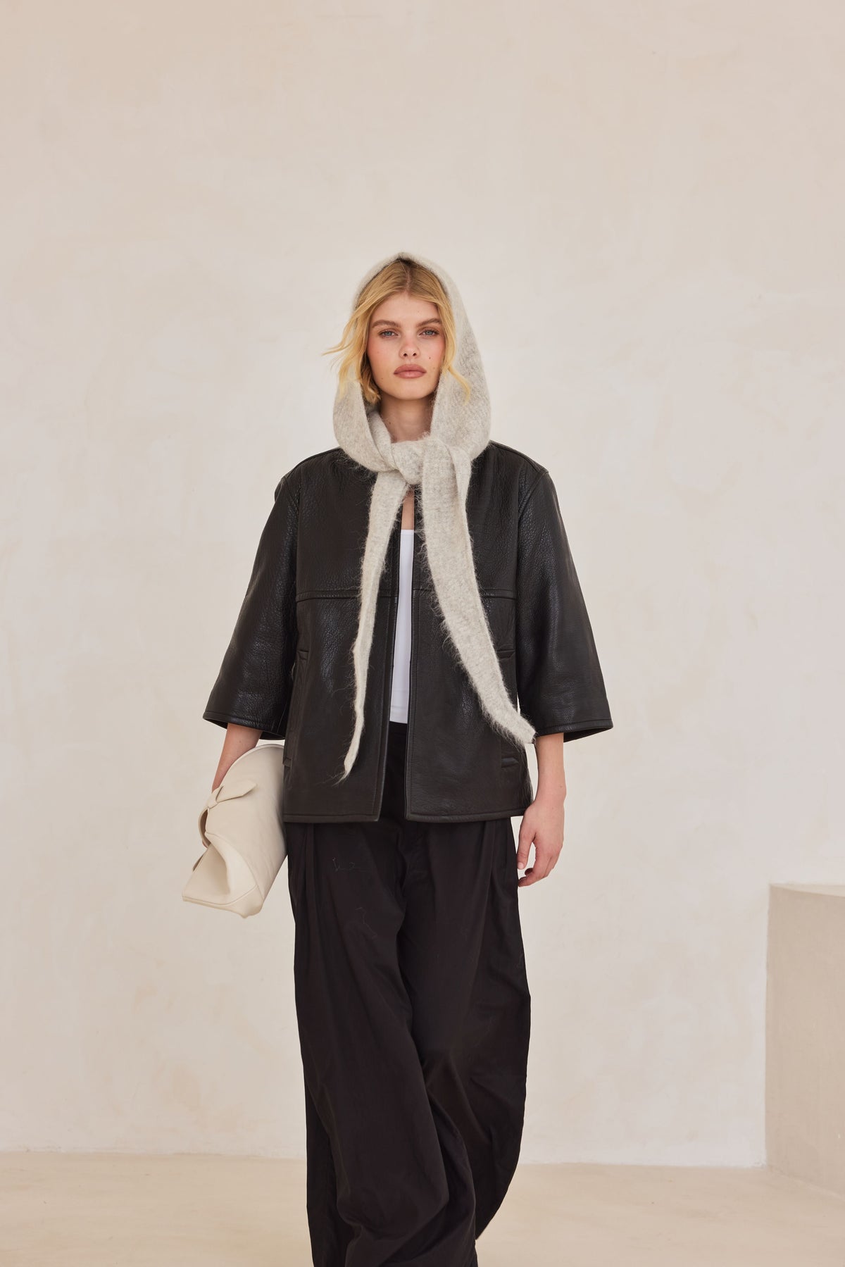 Dorvelli | Women's Alpaca Hooded Winter Scarf