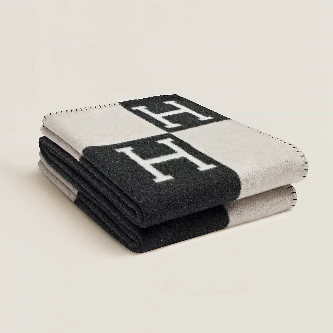 Dorvelli | Women’s Cozy Cashmere Blend Throw Blanket