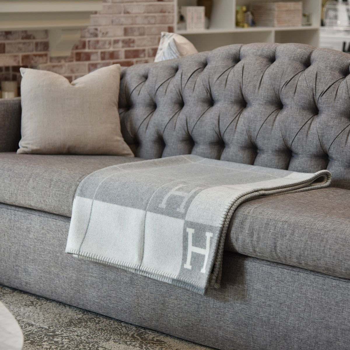 Dorvelli | Women’s Cozy Cashmere Blend Throw Blanket