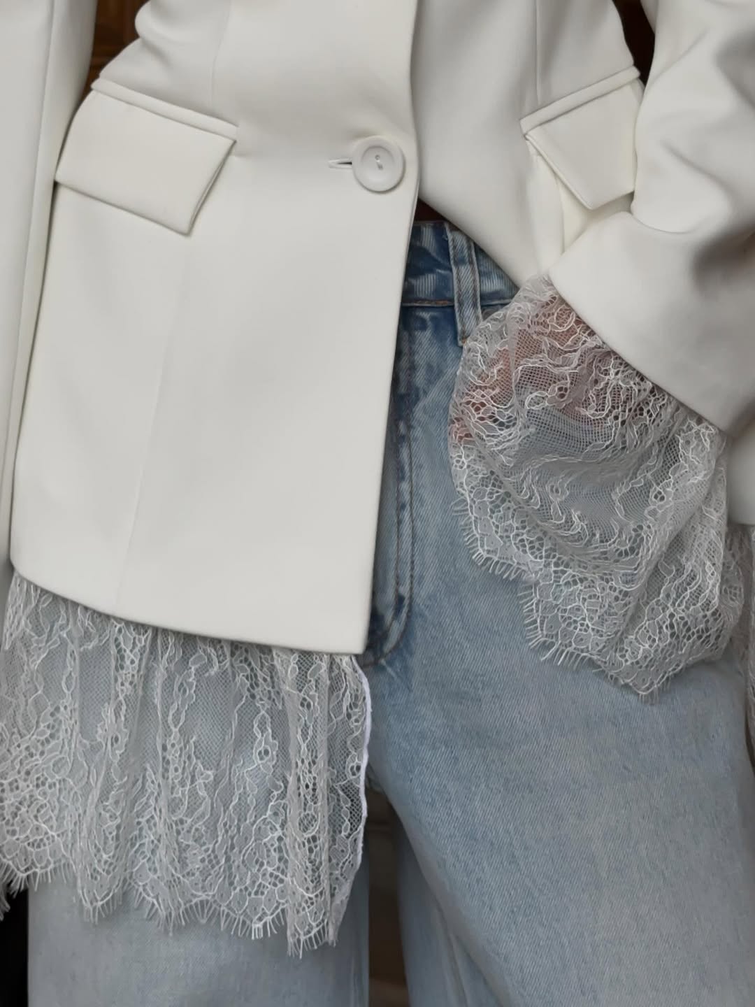 Dorvelli | Women’s Lace Panel Blazer