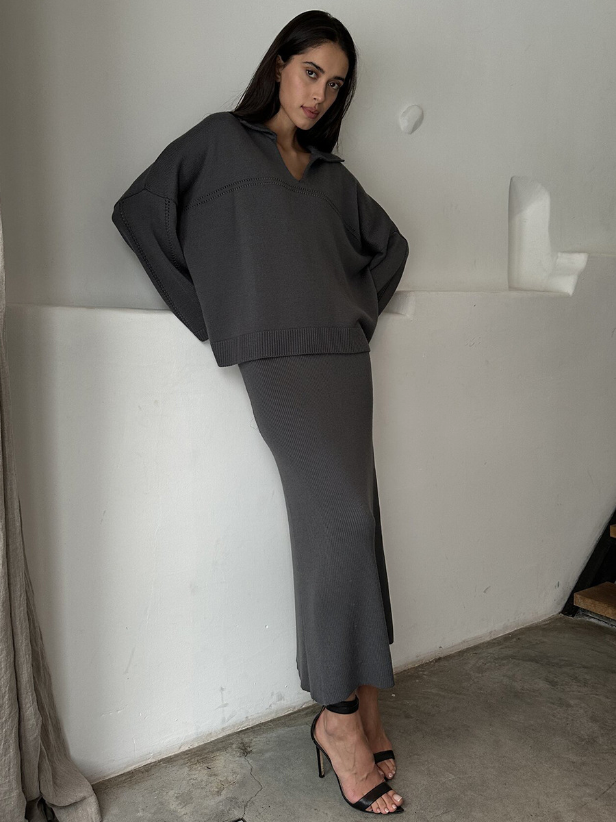 Dorvelli | Women’s Medium Stretch V-Neck Knit Set