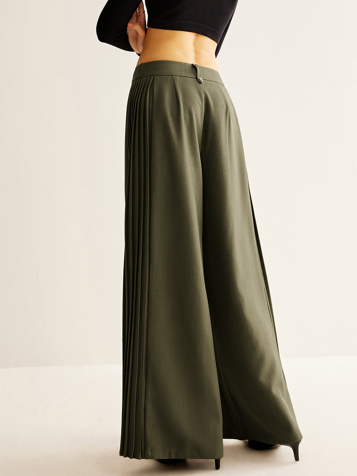 Dorvelli | Women's Pleated Relaxed Wide Leg Pants