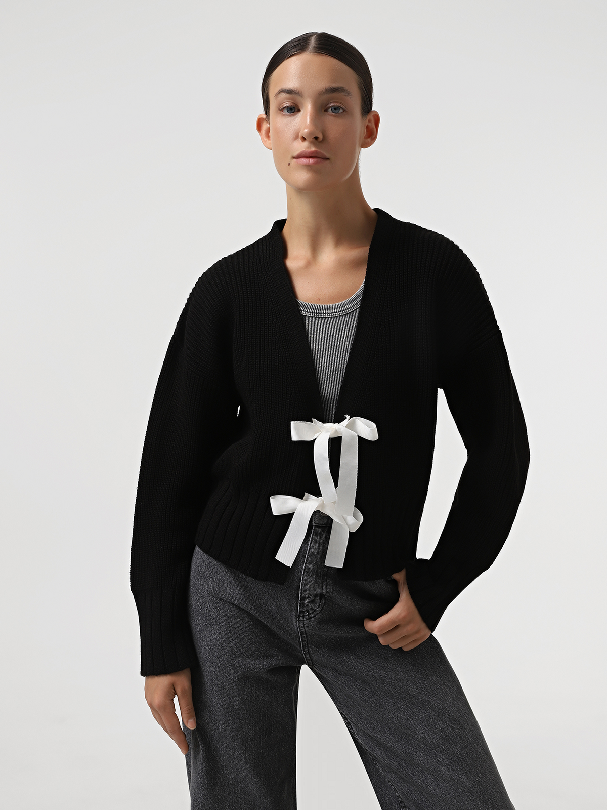 Dorvelli | Women's Relaxed Bow Detail Knit Sweater
