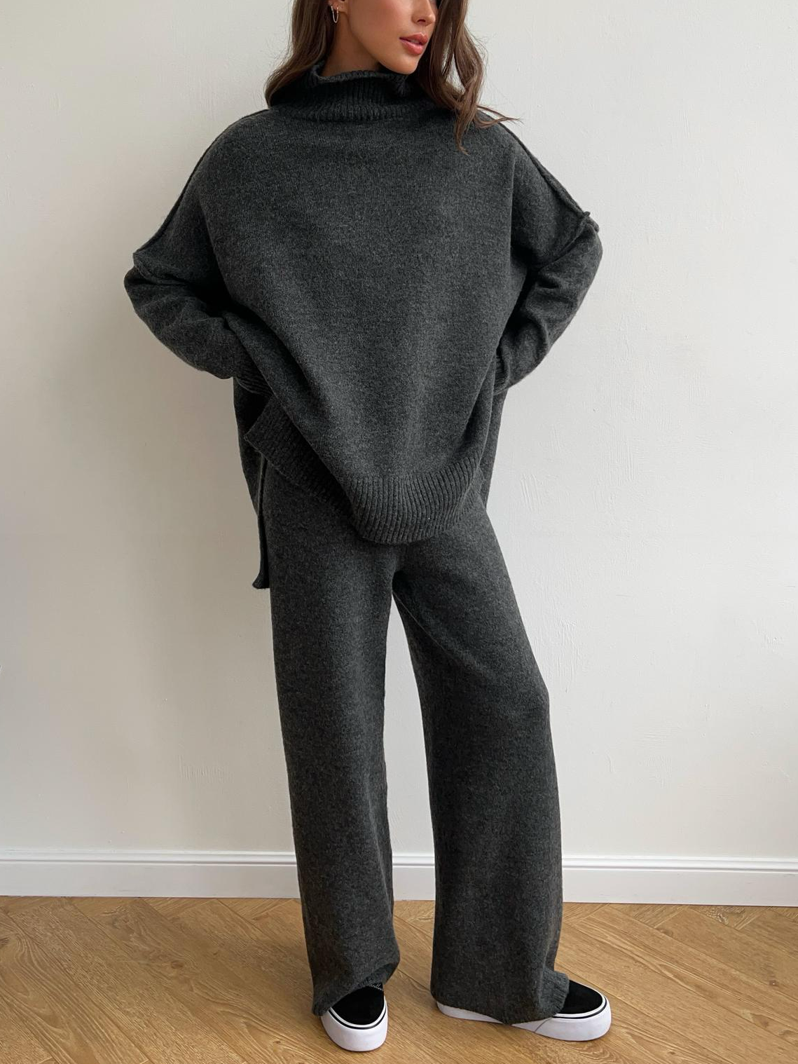 Dorvelli | Women’s Turtleneck Knit Pants Set
