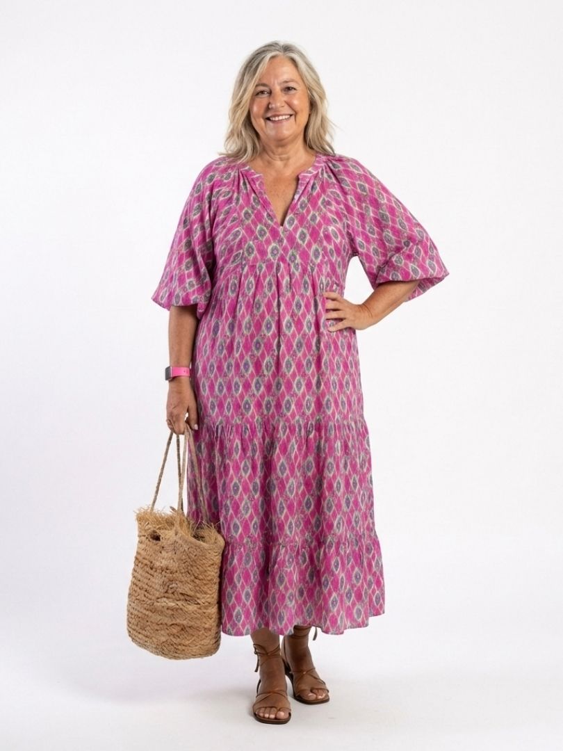 Dorvelli | Women’s Midi Dress – Patterned V-Neck Three-Quarter Sleeve