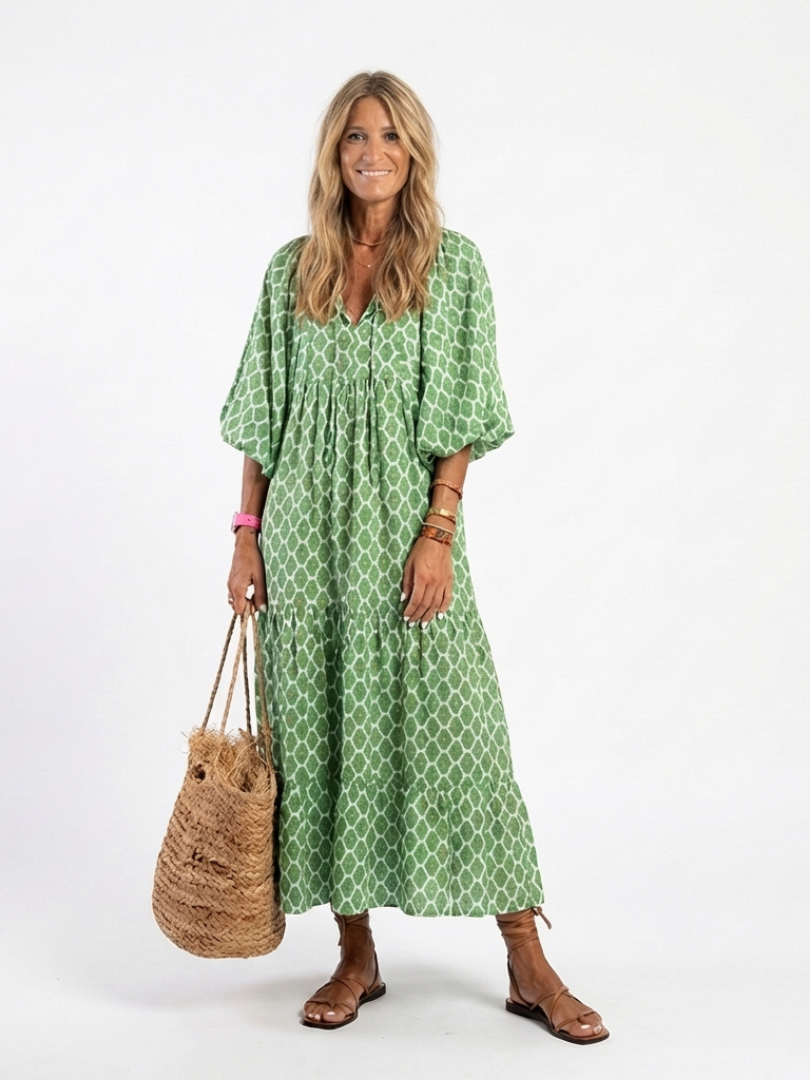 Dorvelli | Women’s Midi Dress – Patterned V-Neck Three-Quarter Sleeve