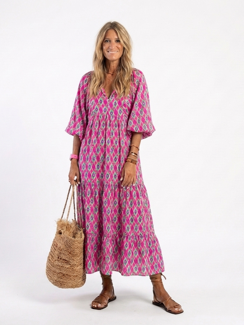 Dorvelli | Women’s Midi Dress – Patterned V-Neck Three-Quarter Sleeve