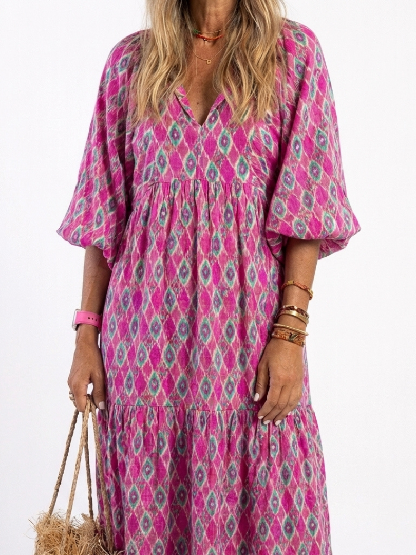 Dorvelli | Women’s Midi Dress – Patterned V-Neck Three-Quarter Sleeve