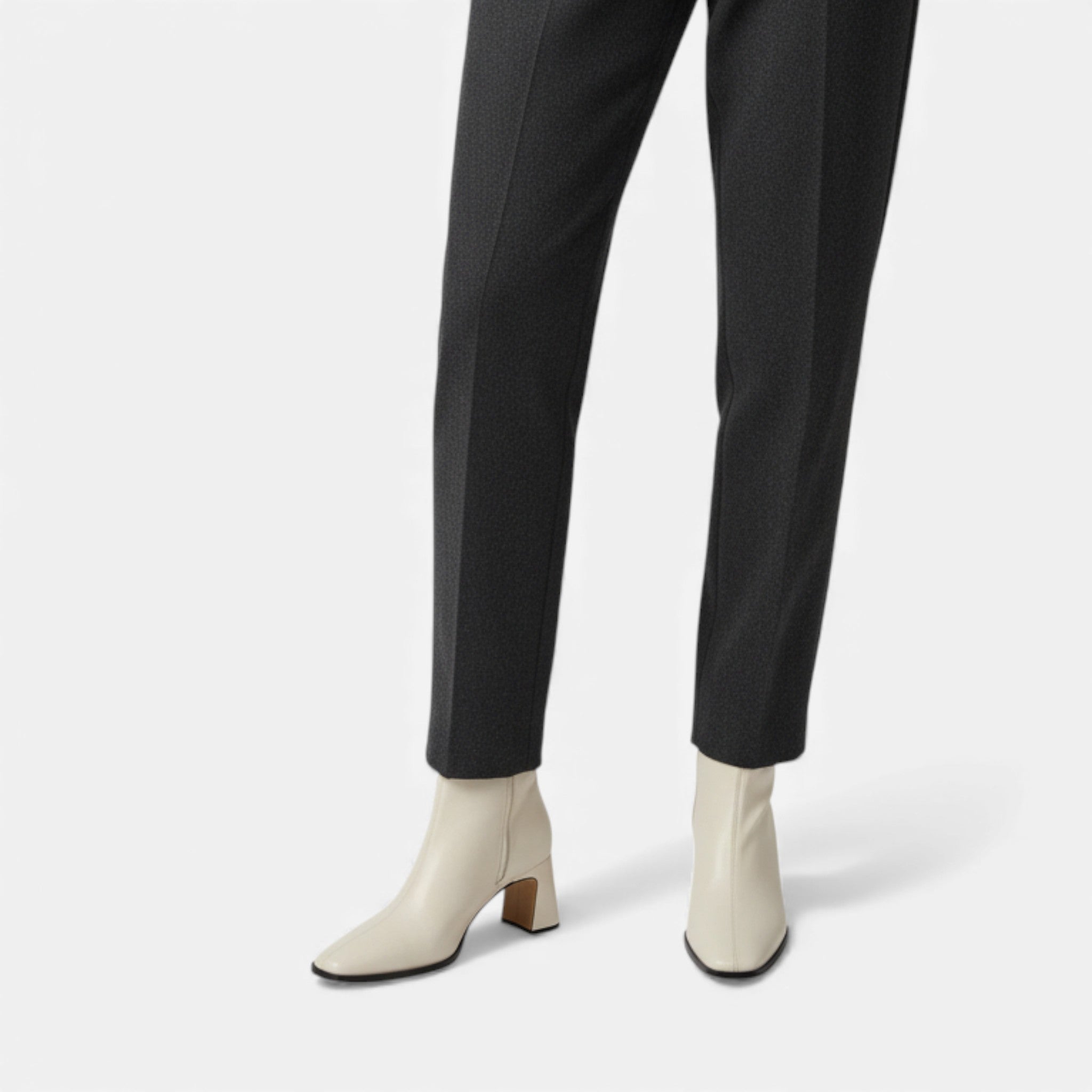 Dorvelli | Women’s Vintage Square-Toe Ankle Boots – Timeless Suede Elegance