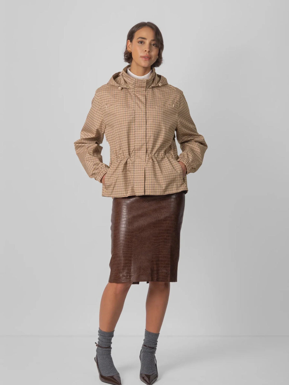 Isaure Drawstring Waist Hooded Rain Jacket – Beige Houndstooth
