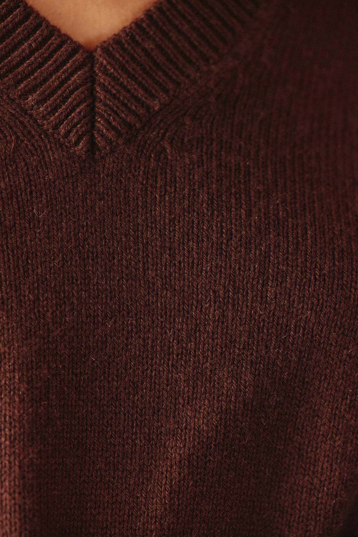 Maelys V-Neck Knit Jumper – Relaxed Fit Ribbed Trim Long Sleeve - Chocolate Brown