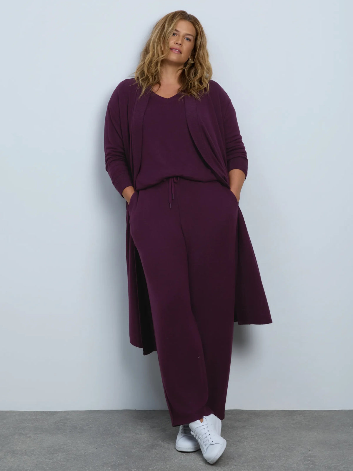 Petra Drawstring Straight-Leg Trousers – Plum