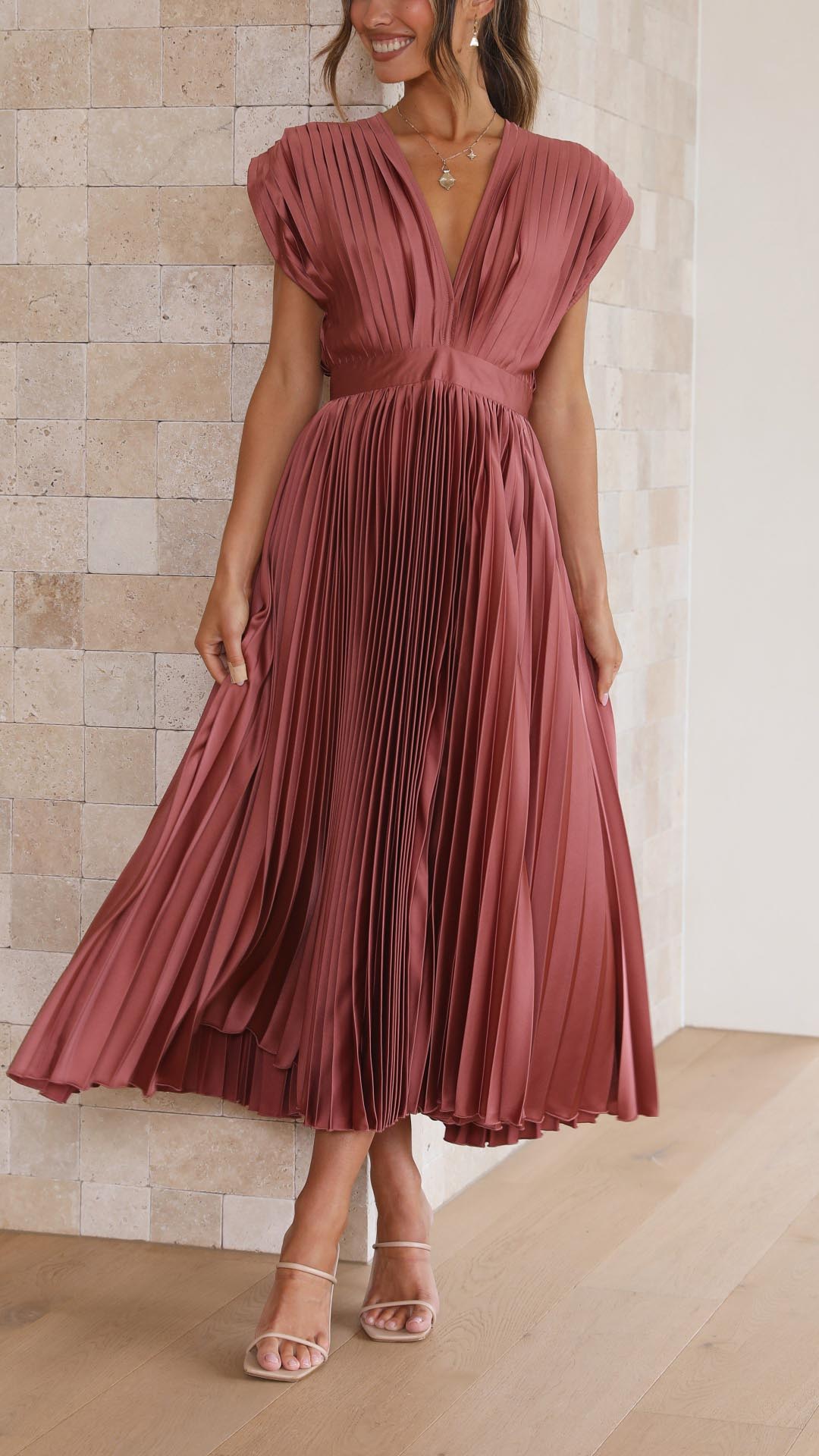 Dorvelli | Women's Maxi Dress – Elegant Pleated - Light Pink
